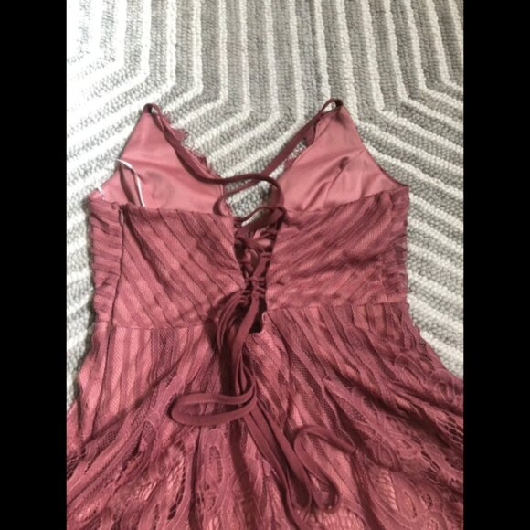 Lulu Dusty Rose Lace Romper with sexy tie back (fits like small / medium) - Picture 3 of 6